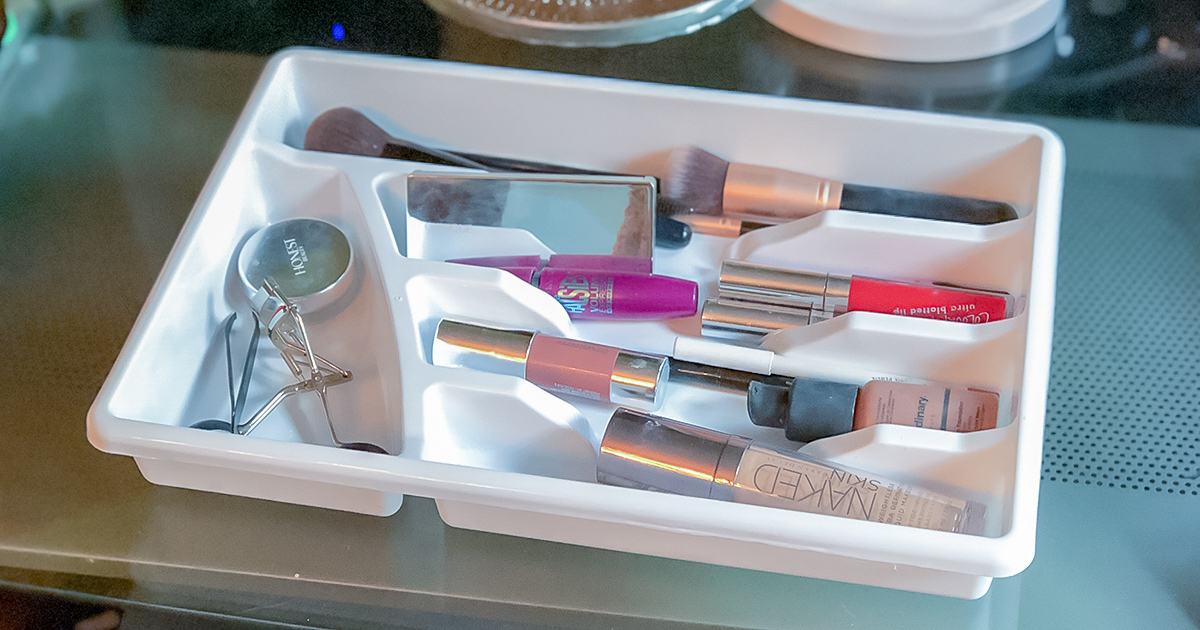  makeup organized in utensil holder