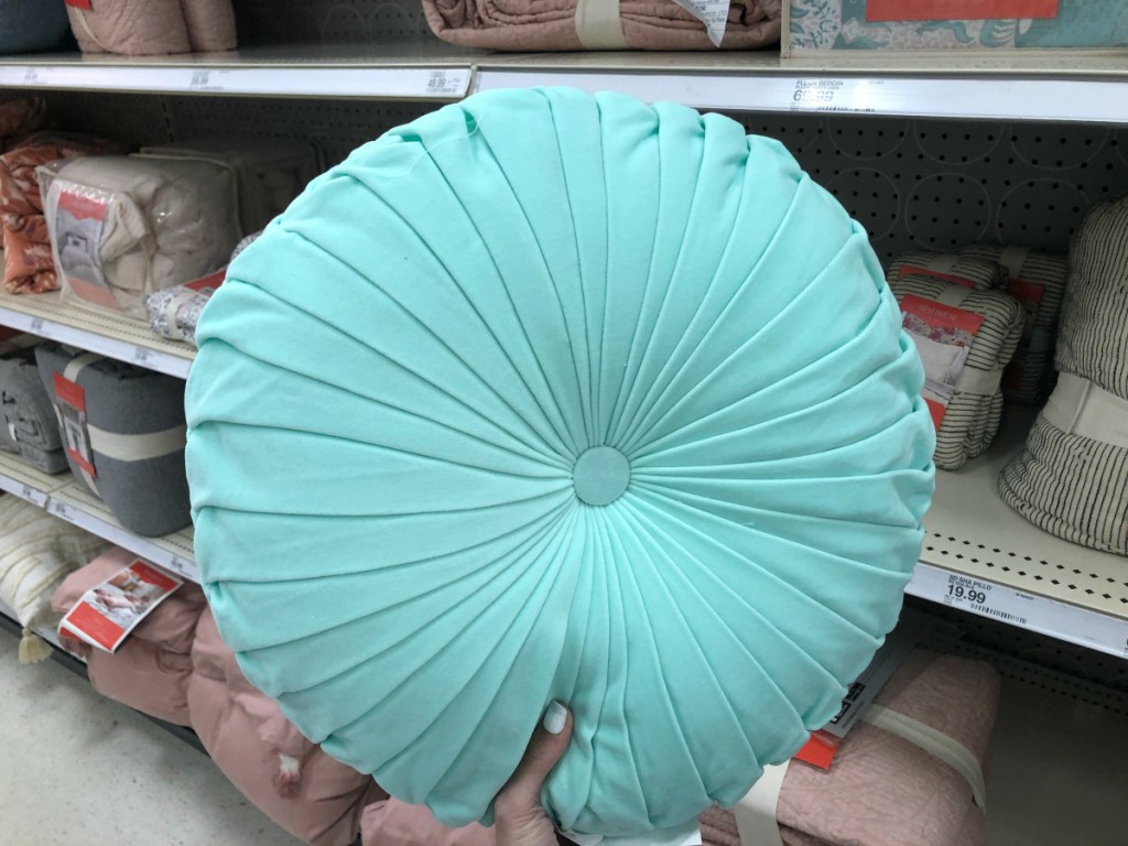 Pleated pillow