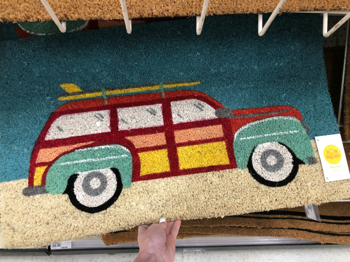 Sun Squad doormat with car