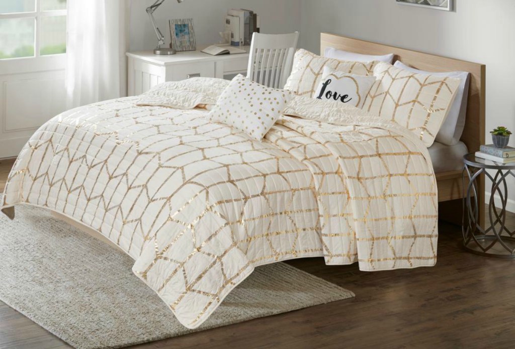 Intelligent Design Khloe 5-Piece Geometric Coverlet Set - Ivory/Gold