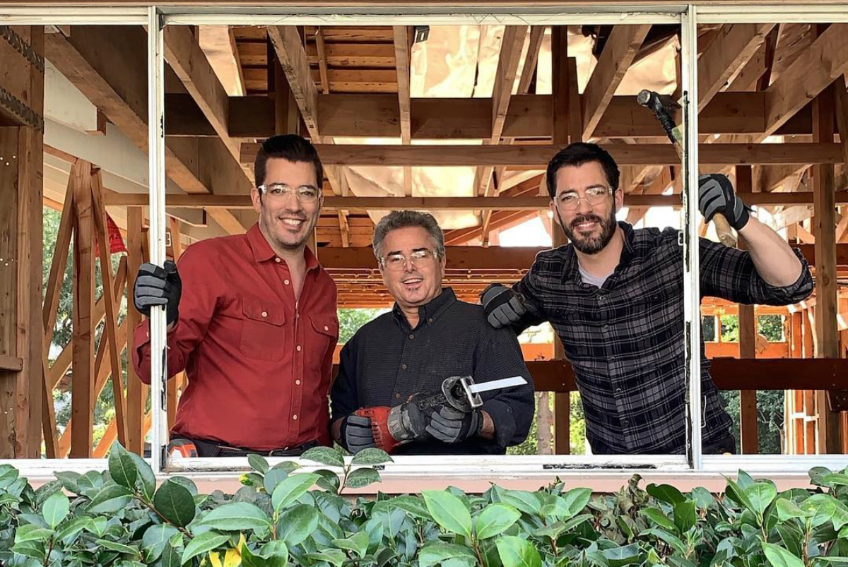 The Brady Bunch House Renovation Is Finally Complete   Property Brothers Working On Brady House 