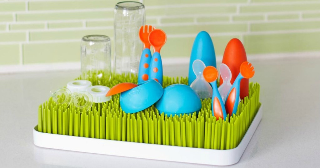 Countertop drying rack with dishes 