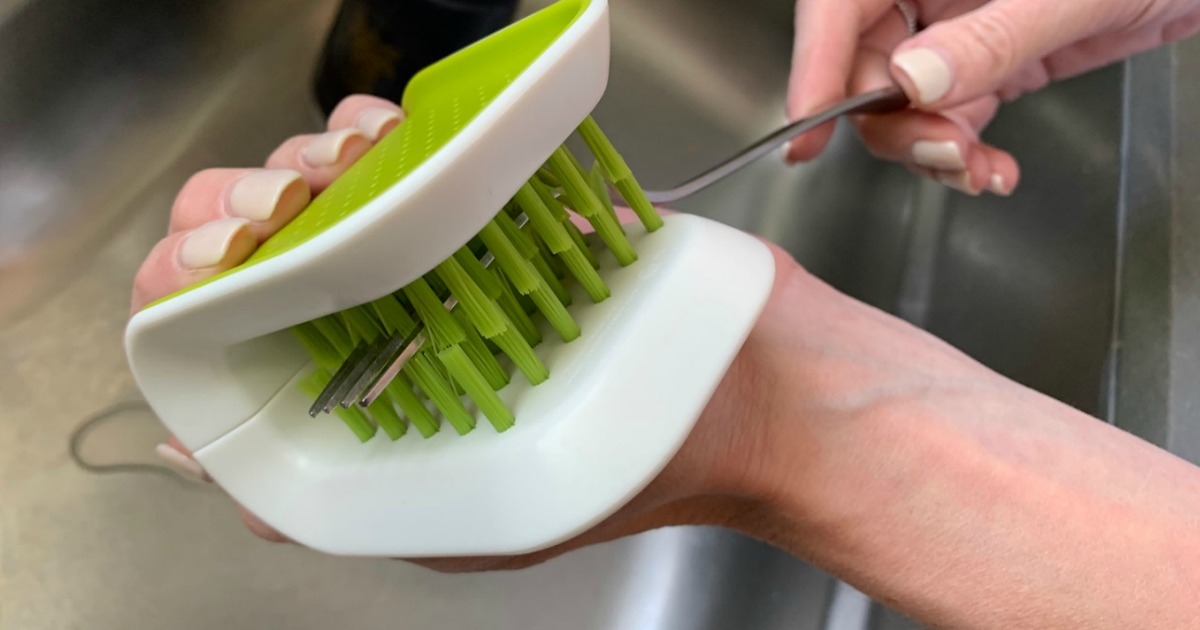 BladeBrush™ Green Knife & Cutlery Cleaning Brush