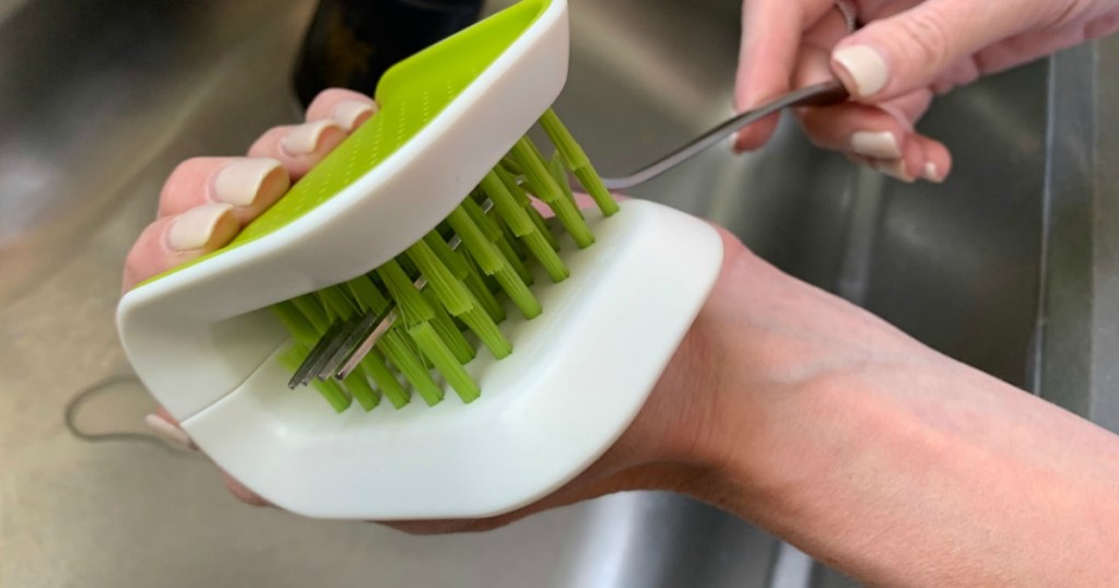 Cleaning fork with Joseph Joseph BladeBrush kitchen gadget