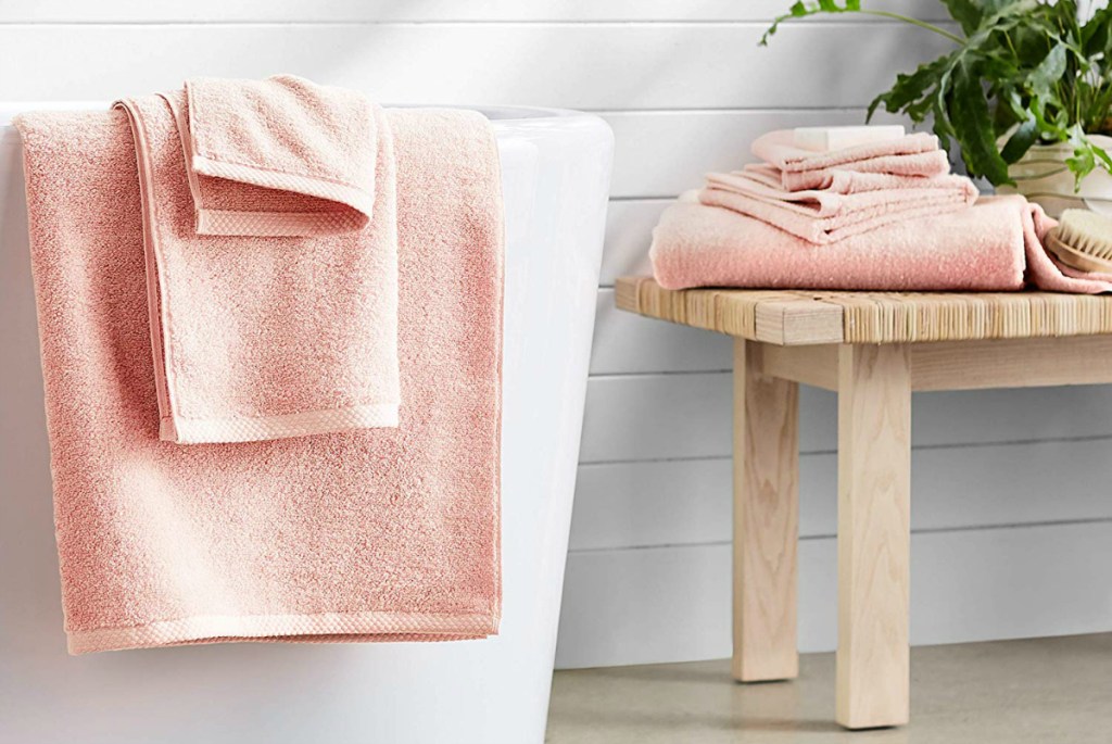 AmazonBasics Quick-Dry Towels 8-Piece Set - Petal Pink