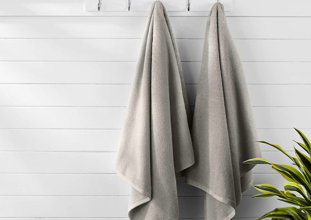 AmazonBasics Quick-Dry Towels Bath Sheet - Platinum