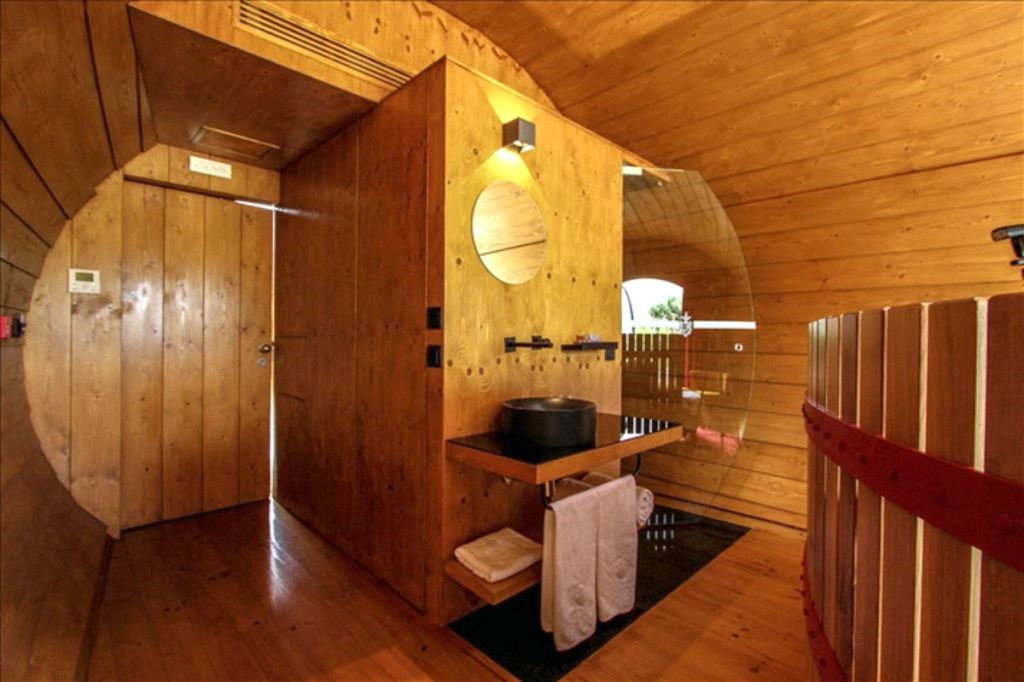 Shower area in Wine Barrel hotel in Portugal