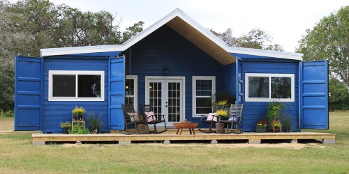 This Texas Company Builds Farmhouses From Shipping Containers – And They’re Affordable