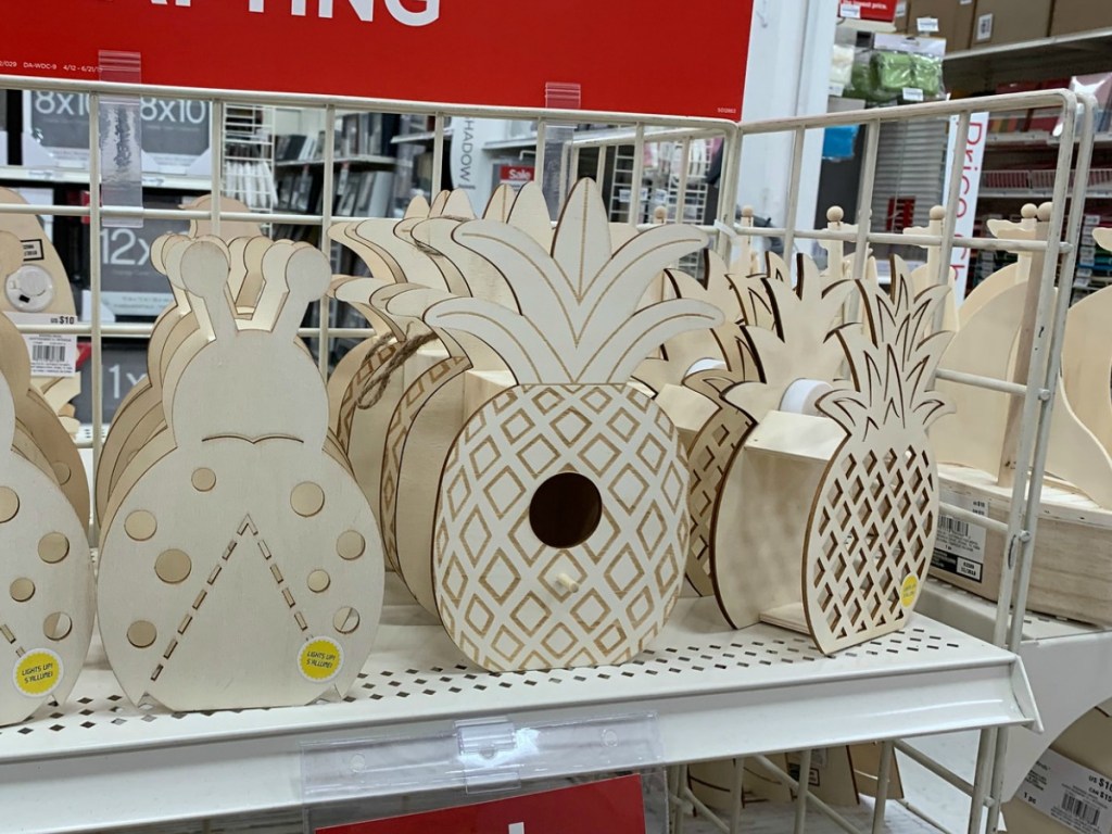 unfinished Pineapple bird house 