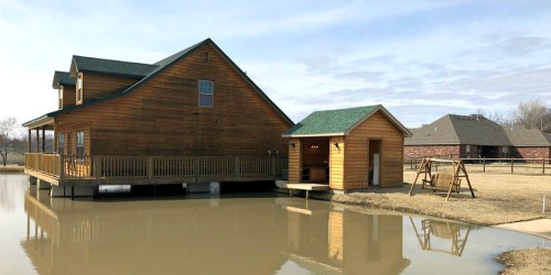 Oklahoma Fisherman’s Dream Home Features Fishing Hole in Living Room (And It’s For Sale)