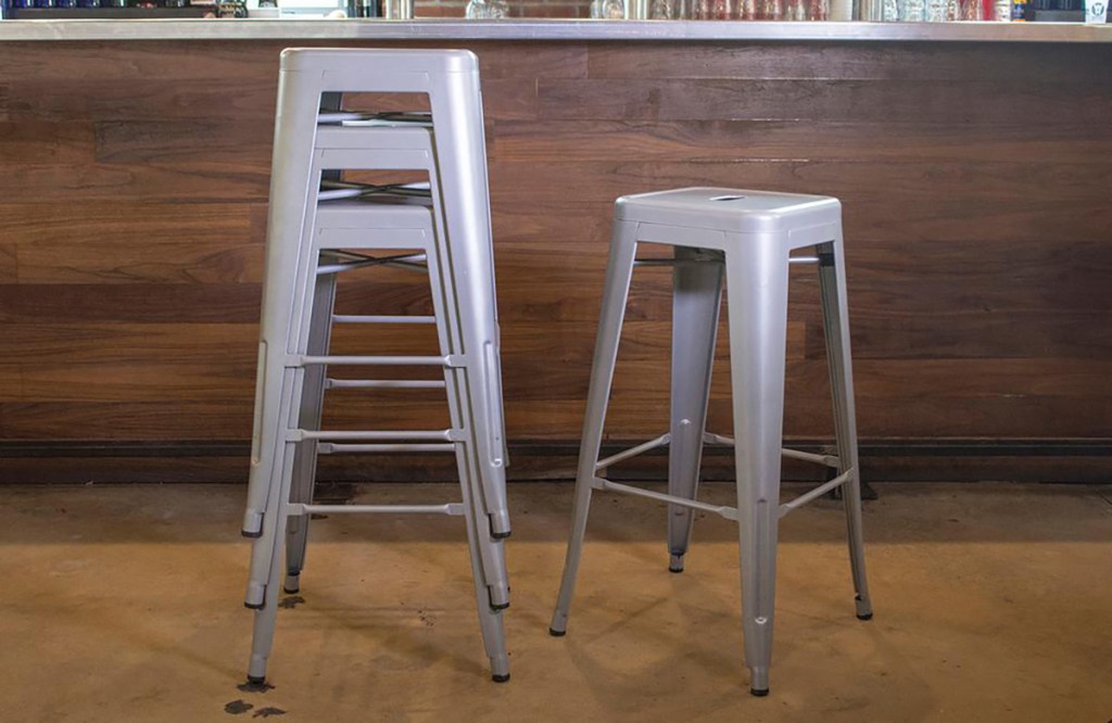 amerihome silver stools at the bar