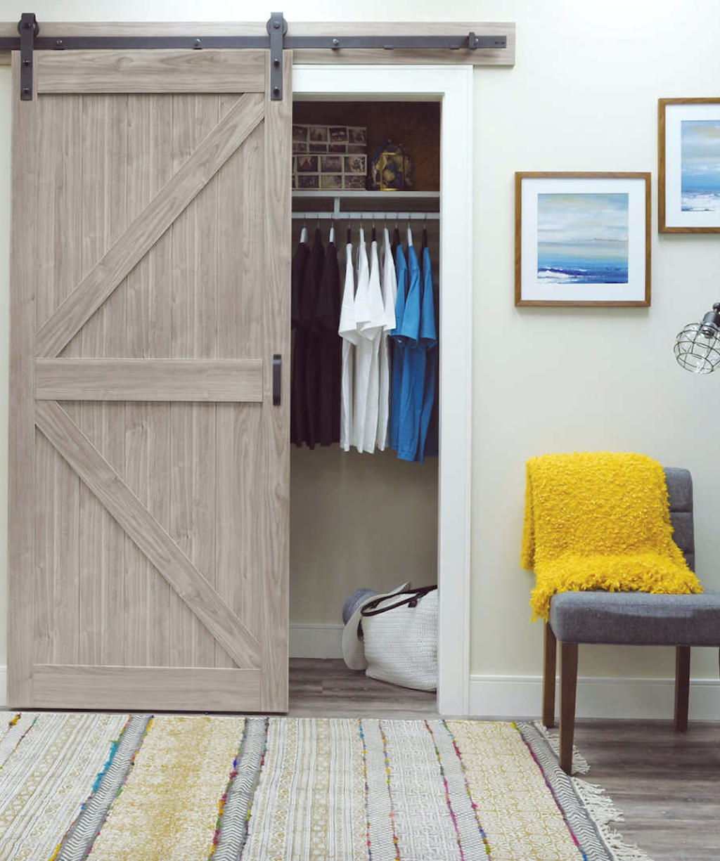 barn door on closet 