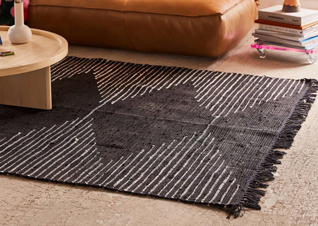 urban outfitters connected rug black