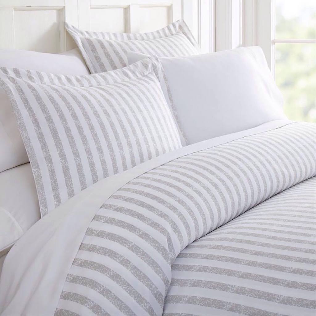 pattern striped duvet set