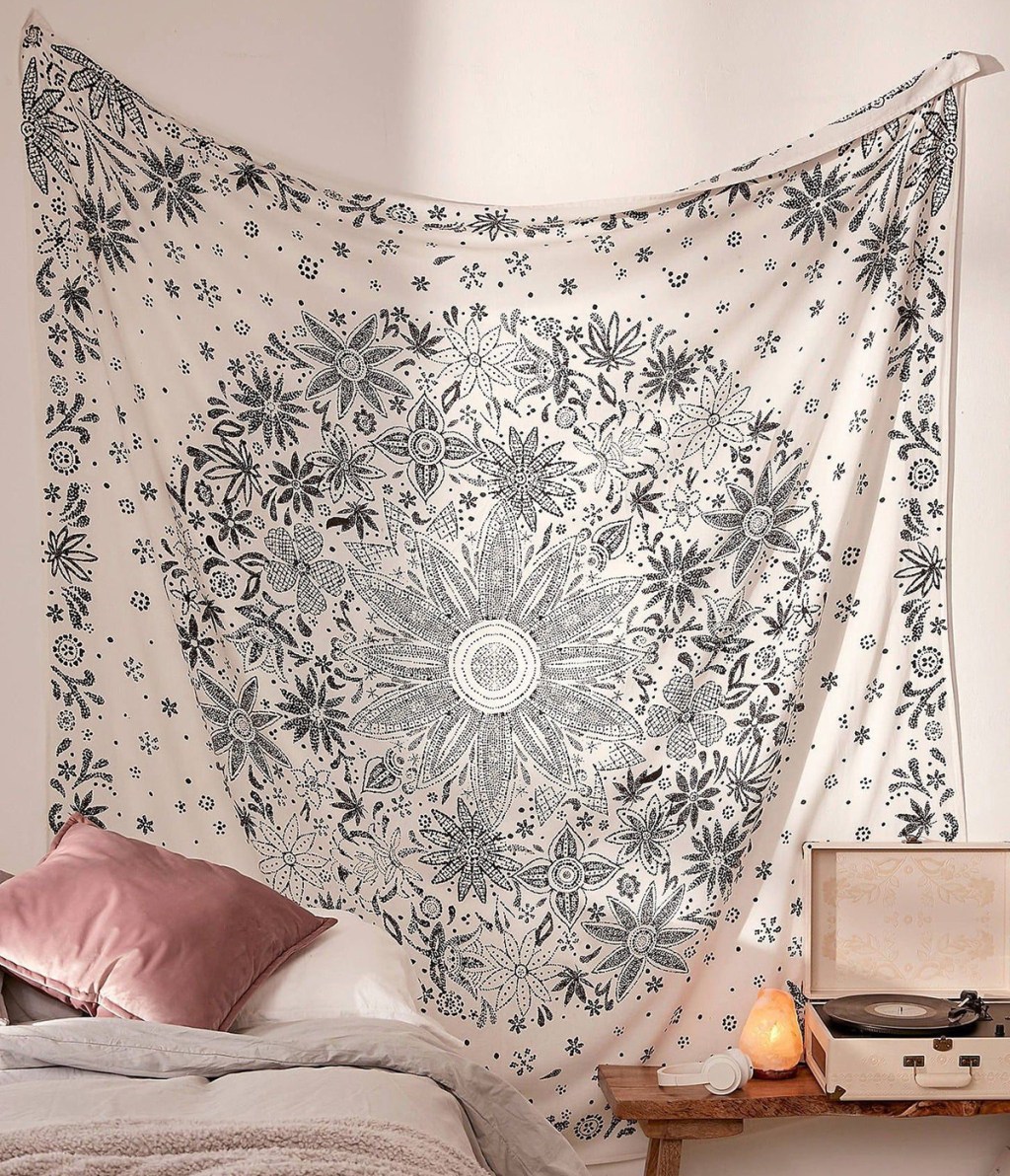 urban outfitters wall tapestry
