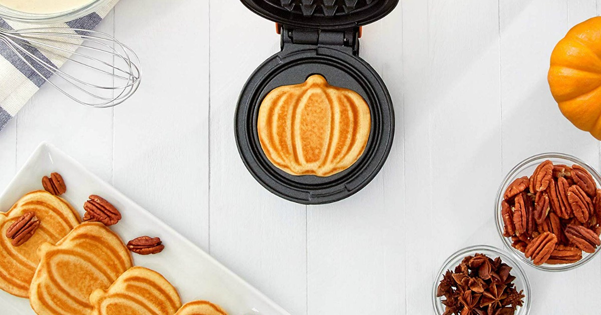 making pumpkin waffle in Dash mini waffler maker 