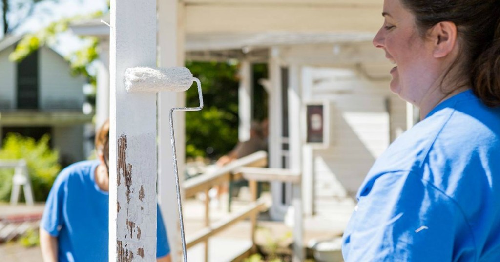 painting outdoor deck posts white 