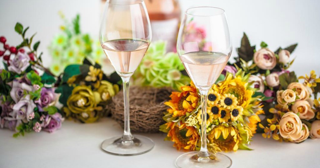 wine glasses with flowers